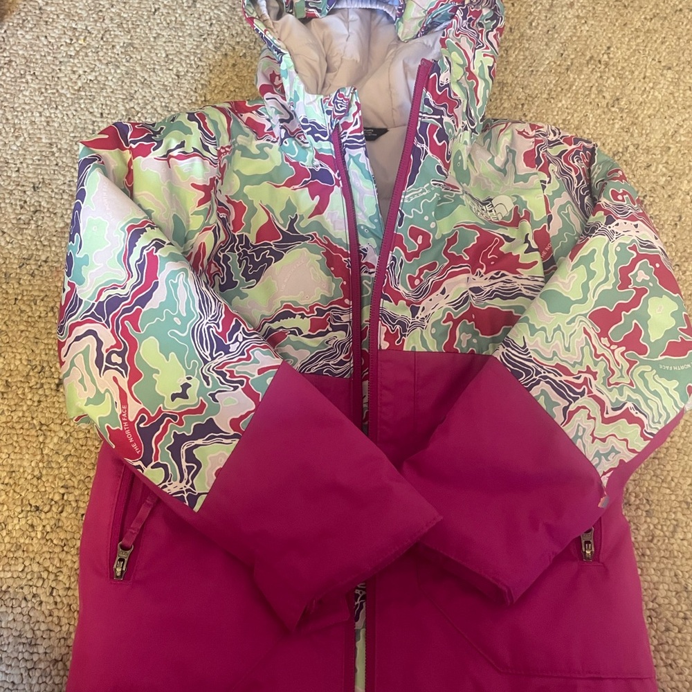 The North Face girls Puffer Jacket